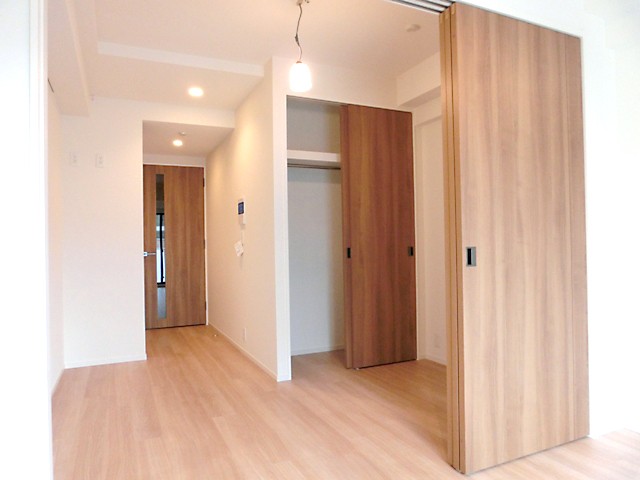 ※写真は同タイプ住戸です。(居間)