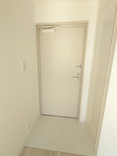 ※写真は同タイプ住戸です。(玄関)