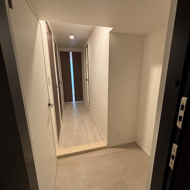 ※写真は同タイプ住戸です。(玄関)