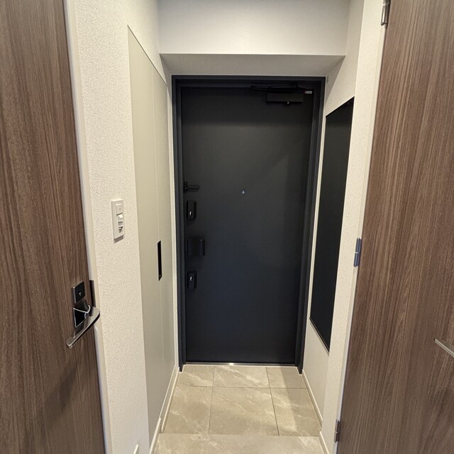 ※写真は同タイプ住戸です。(玄関)