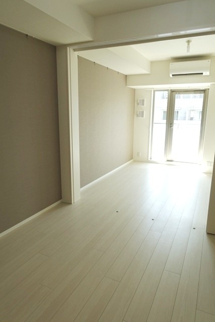 ※写真は同タイプ住戸です。(居間)