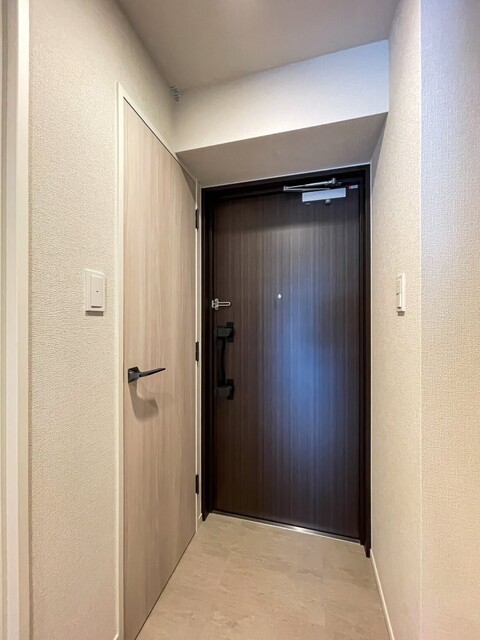 ※写真は同タイプ住戸です。(玄関)