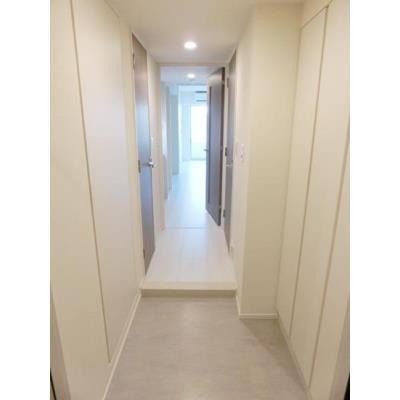 ※写真は同タイプ住戸です。(玄関)