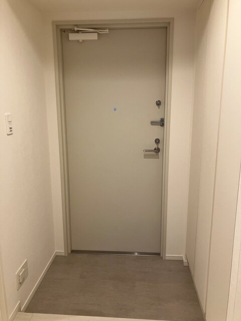 ※写真は同タイプ住戸です。(玄関)