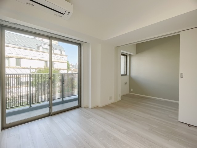 ※写真は同タイプ住戸です。(居間)