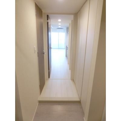 ※写真は同タイプ住戸です。(玄関)