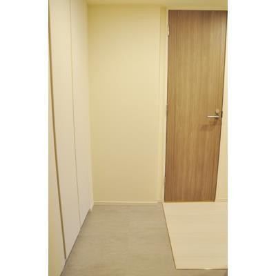 ※写真は同タイプ住戸です。(玄関)