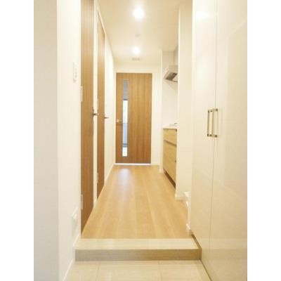 ※写真は同タイプ住戸です。(玄関)