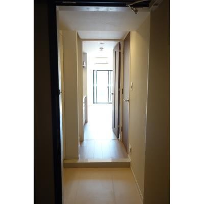 ※写真は同タイプ住戸です。(玄関)
