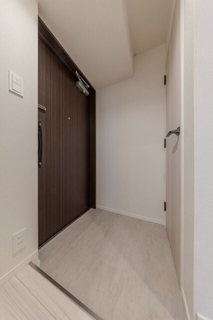※写真は同タイプ住戸です。(玄関)