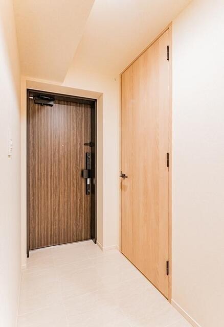 ※写真は同タイプ住戸です。(玄関)