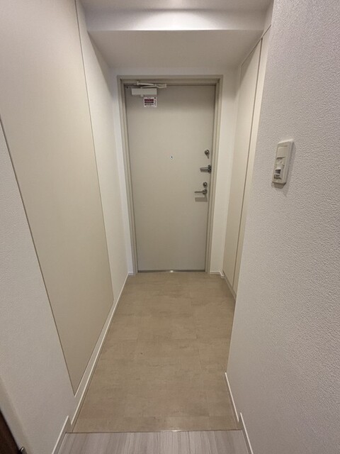 ※写真は同タイプ住戸です。(玄関)