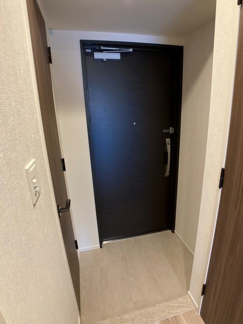 ※写真は同タイプ住戸です。(玄関)