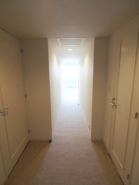 ※写真は同タイプ住戸です。(玄関)