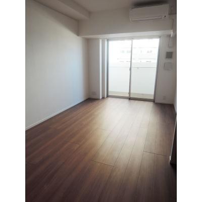 ※写真は同タイプ住戸です。(居間)