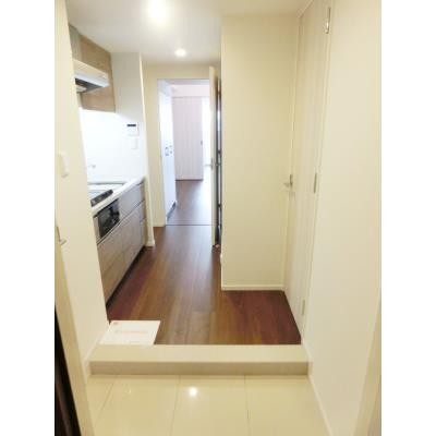 ※写真は同タイプ住戸です。(玄関)