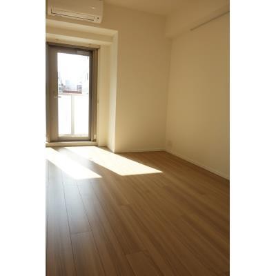 ※写真は同タイプ住戸です。(居間)