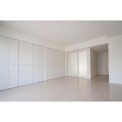 ※写真は同タイプ住戸です。(居間)
