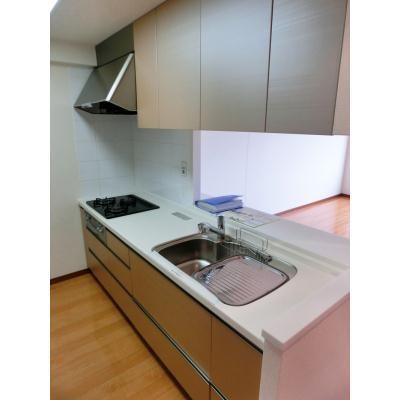 ※写真は同タイプ住戸です。(キッチン)