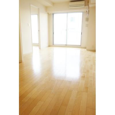 ※写真は同タイプ住戸です。(居間)