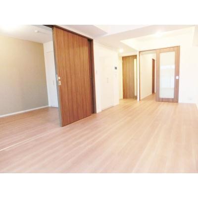 ※写真は同タイプ住戸です。(居間)