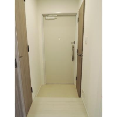 ※写真は同タイプ住戸です。(玄関)