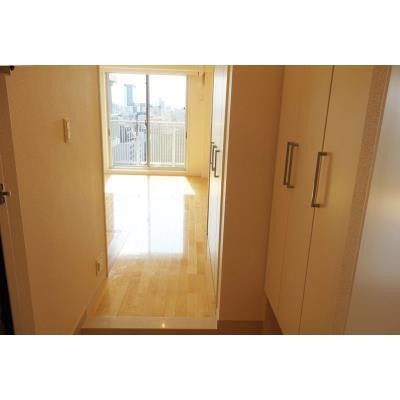 ※写真は同タイプ住戸です。(玄関)