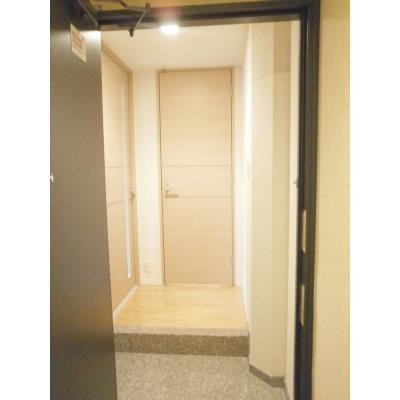 ※写真は同タイプ住戸です。(玄関)