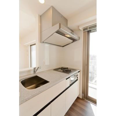 ※写真は同タイプ住戸です。(キッチン)