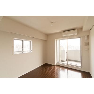 ※写真は同タイプ住戸です。(居間)