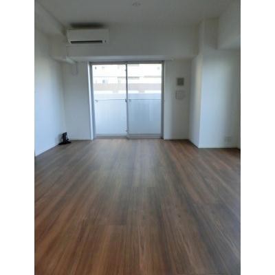 ※写真は同タイプ住戸です。(居間)