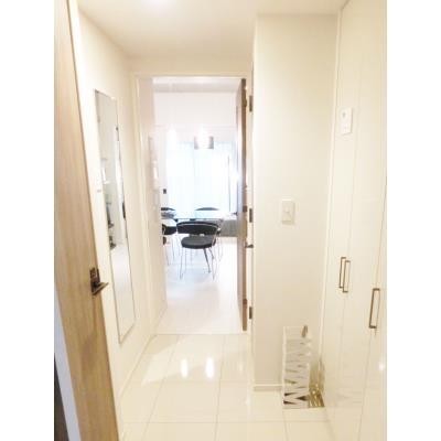 ※写真は同タイプ住戸です。(玄関)