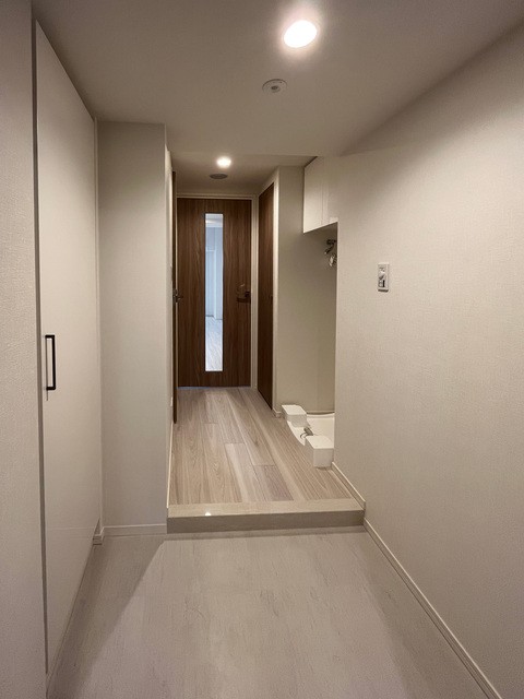 ※写真は同タイプ住戸です。(玄関)