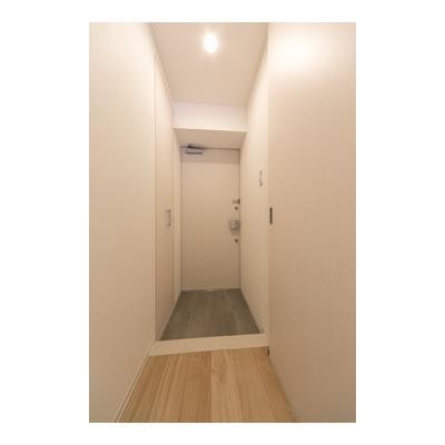 ※写真は同タイプ住戸です。(玄関)