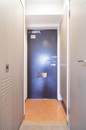 ※写真は同タイプ住戸です。(玄関)