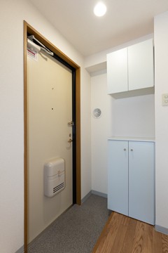 ※写真は同タイプ住戸です。(玄関)