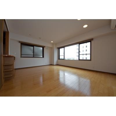 ※写真は同タイプ住戸です。(居間)