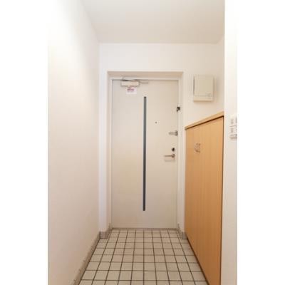 ※写真は同タイプ住戸です。(玄関)