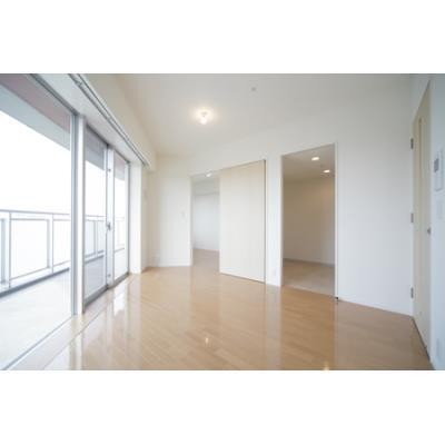 ※写真は同タイプ住戸です。(居間)