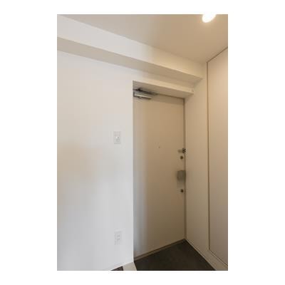 ※写真は同タイプ住戸です。(玄関)