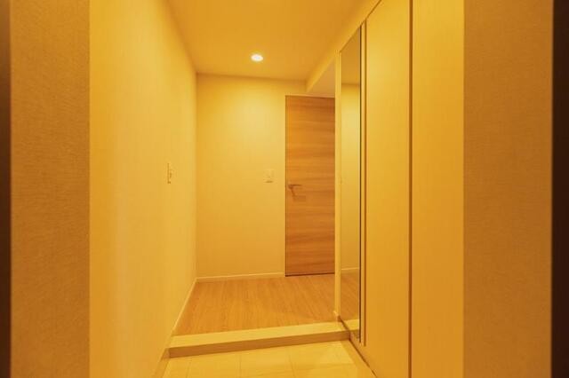 ※写真は同タイプ住戸です。(玄関)