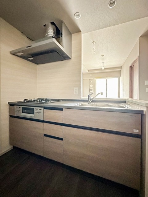※写真は同タイプ住戸です。(キッチン)