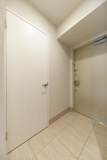 ※写真は同タイプ住戸です。(玄関)