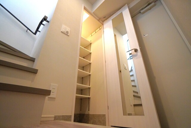 ※写真は同タイプ住戸です。(玄関)