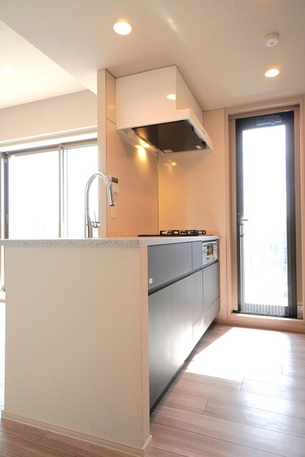 ※写真は同タイプ住戸です。(キッチン)