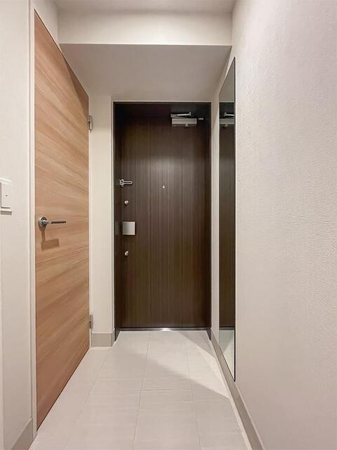 ※写真は同タイプ住戸です。(玄関)