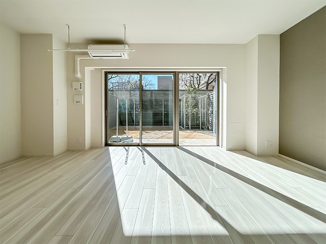 ※写真は同タイプ住戸です。(居間)