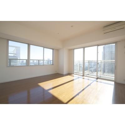 ※写真は同タイプ住戸です。(居間)
