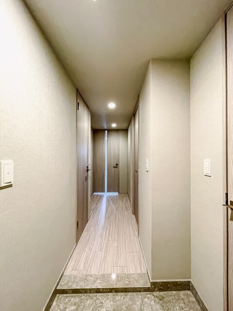 ※写真は同タイプ住戸です。(玄関)
