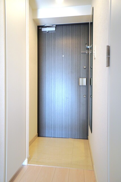 ※写真は同タイプ住戸です。(玄関)